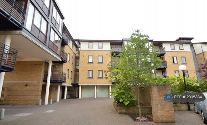 2 Bedroom Flat To Rent In Vantage Mews, London, E14