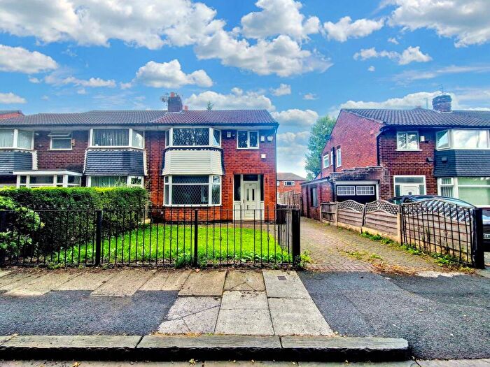 3 Bedroom Semi-Detached House To Rent In Balmoral Avenue, Whitefield, M45