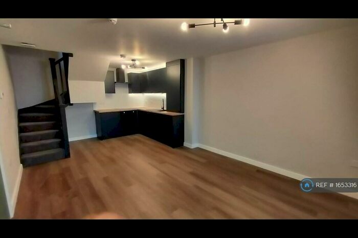 2 Bedroom Flat To Rent In Vere Street, Cardiff, CF24