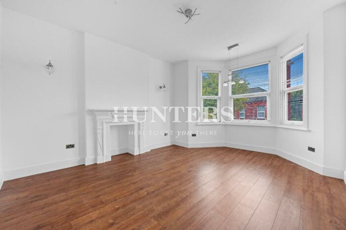 3 Bedroom Flat To Rent In Ebbsfleet Road, London, NW2