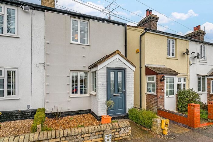 2 Bedroom End Of Terrace House For Sale In Church Road, Streatley, LU3