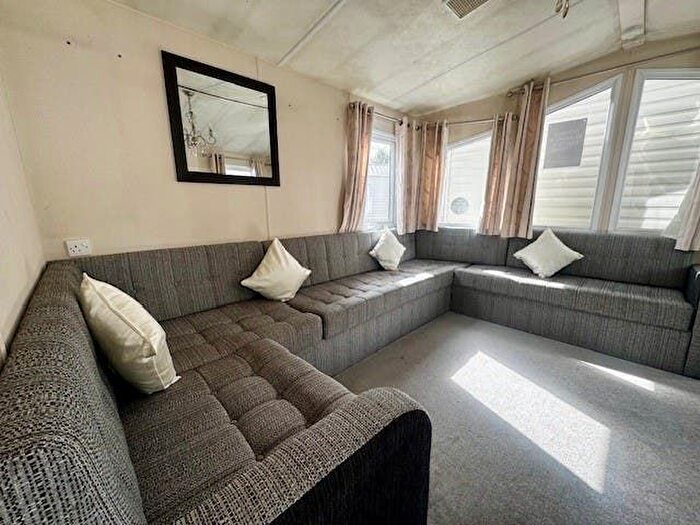 2 Bedroom Mobile/park Home For Sale In Carlton, Saxmundham, IP17