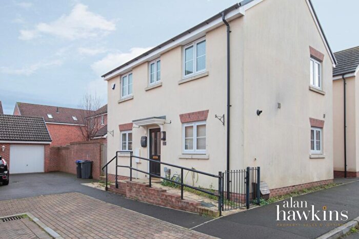 3 Bedroom Link Detached House To Rent In Buxton Way, Royal Wootton Bassett, SN4