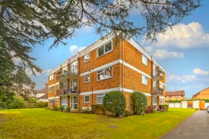 2 Bedroom Flat To Rent In Haven Lodge, Village Road, Enfield, EN1