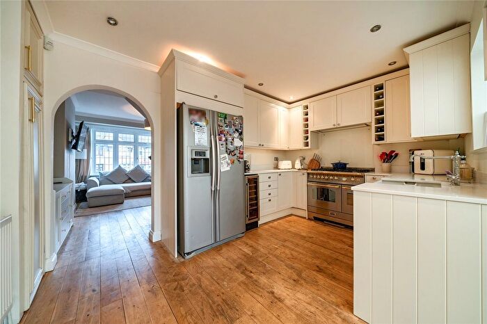 4 Bedroom Semi-detached House For Sale In Yorkland Avenue, Welling, DA16