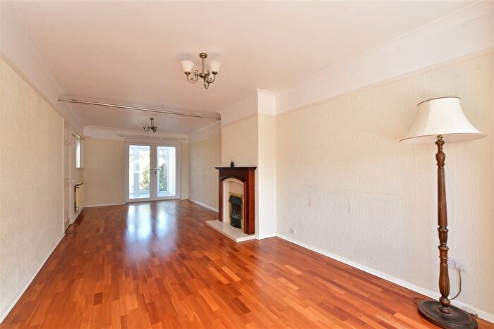 3 Bedroom Semi-detached House For Sale In Lindsey Street, Epping, Essex, CM16