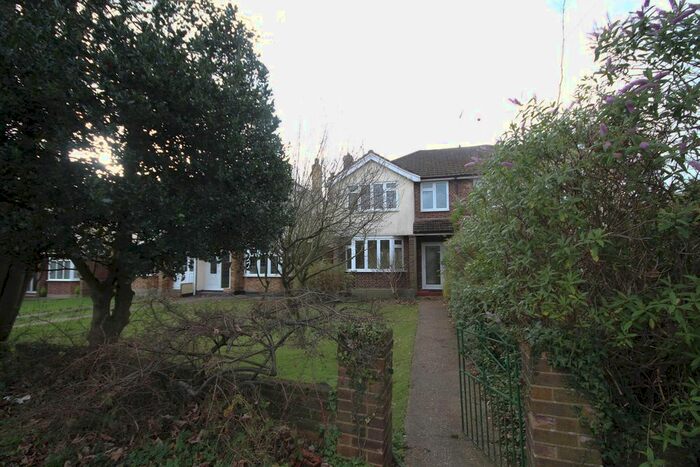 3 Bedroom Semi-Detached House To Rent In Brentwood Road, Ingrave, Brentwood, CM13