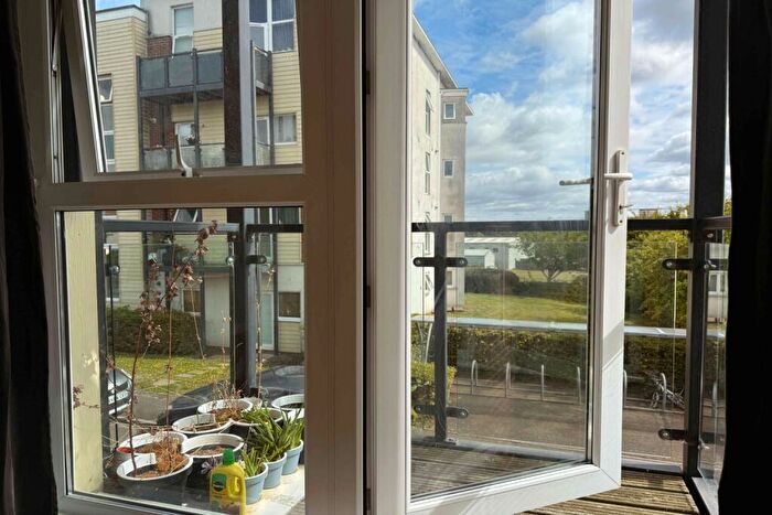 2 Bedroom Flat To Rent In Birch Court, Park View Road, Leatherhead, Surrey, KT22