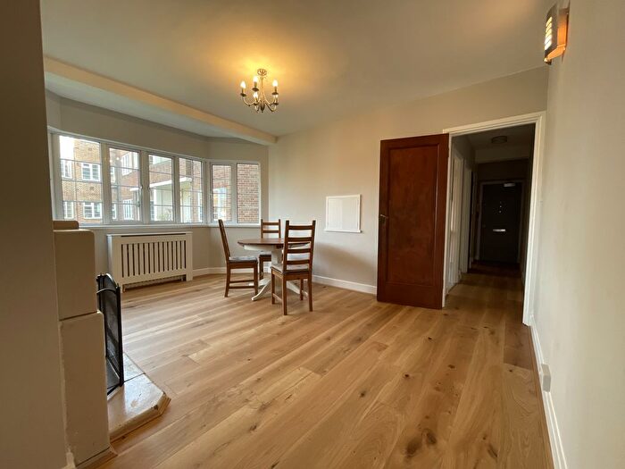 2 Bedroom Flat To Rent In Chiswick Village, Chiswick, W4