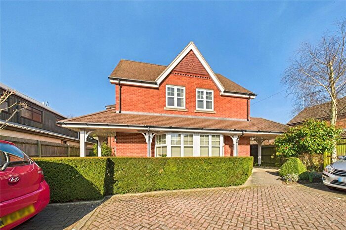 1 Bedroom Flat To Rent In Peel Court, Reading Road, Pangbourne, Reading, RG8