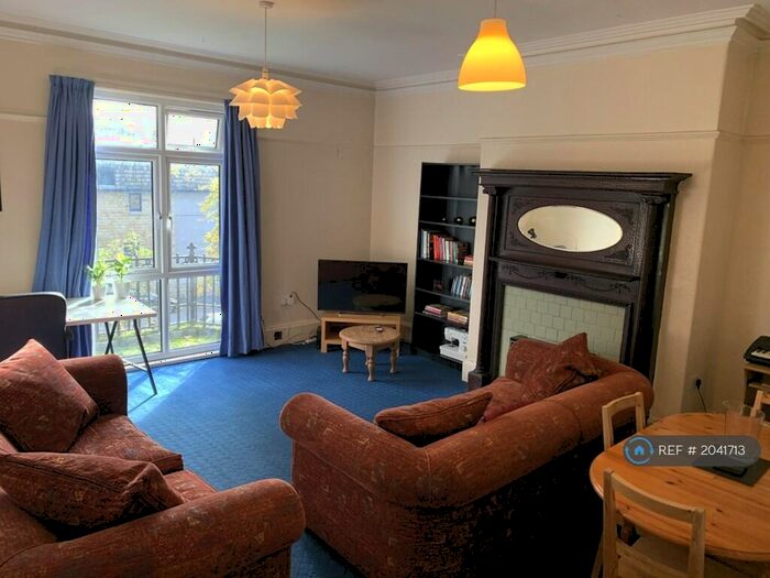 2 Bedroom Flat To Rent In Moorland Hall, Leeds, LS3