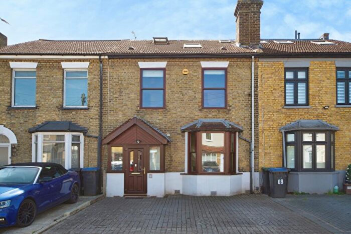 5 Bedroom Terraced House For Sale In Totteridge Road, Enfield, EN3
