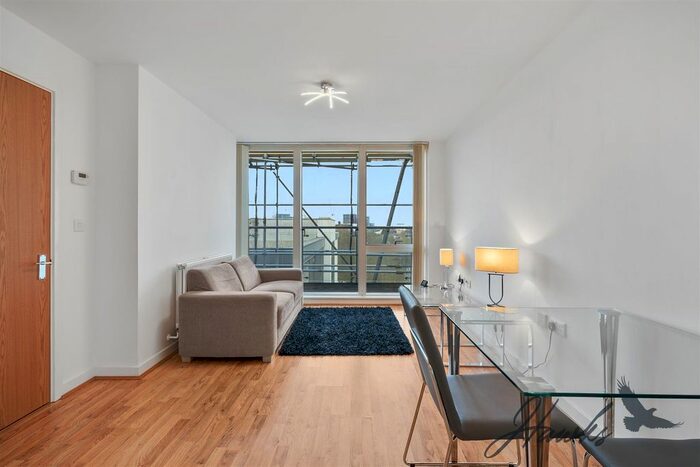 1 Bedroom Flat To Rent In Great West Quarter, Brentford, TW8