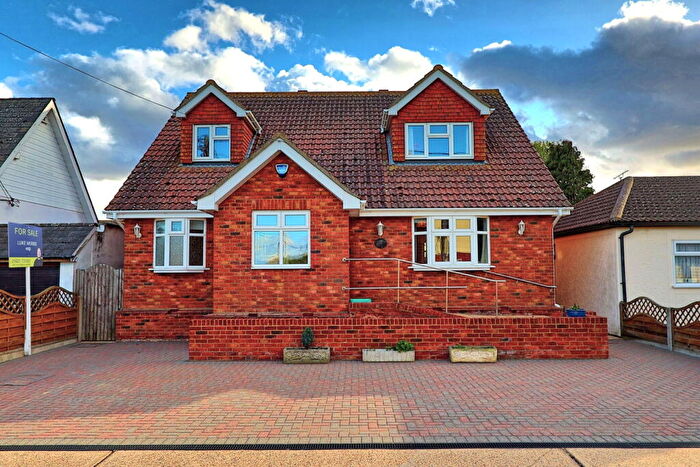 4 Bedroom Detached House For Sale In Riverton Drive, St. Lawrence, Southminster, CM0