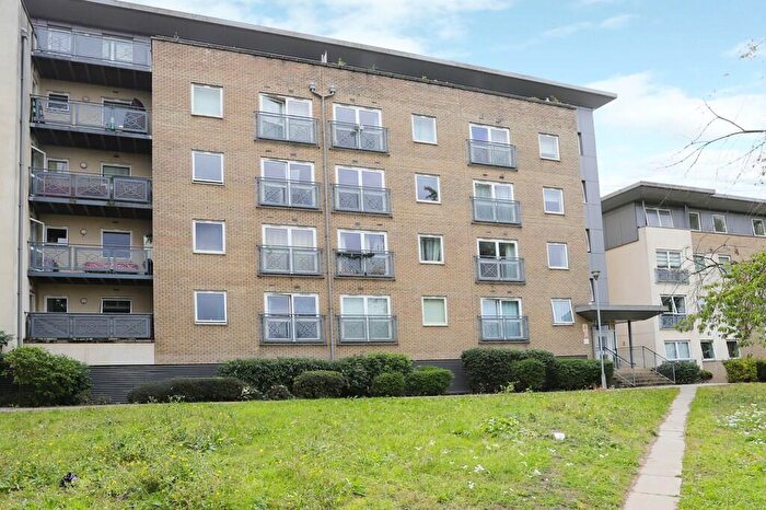 2 Bedroom Apartment To Rent In Alder Court, Cline Road, N11