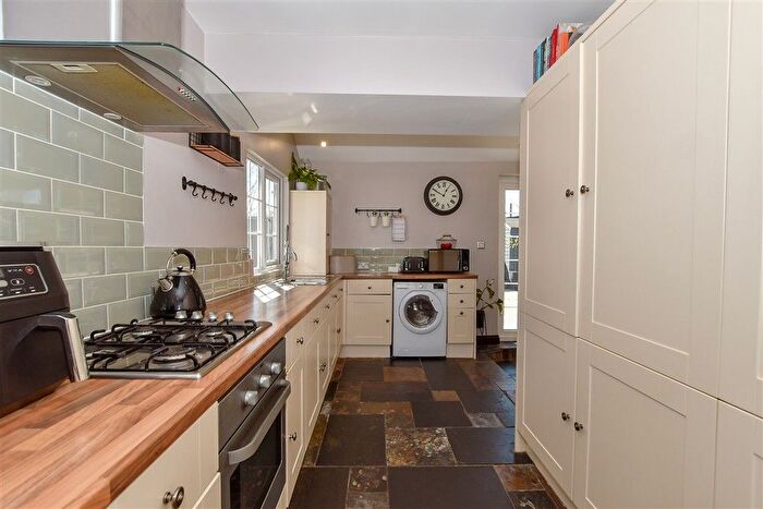 2 Bedroom Semi-detached Bungalow For Sale In Robson Drive, Aylesford, Kent, ME20