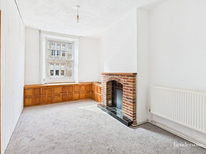 2 Bedroom Cottage For Sale In High Street, Whitby, YO21