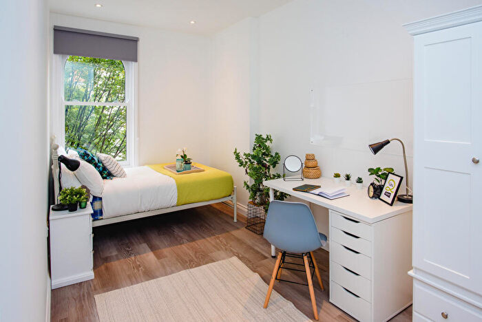 5 Bedroom Flat To Rent In Flat C, Lister Gate - Luxury Bed City Centre Apartment, NG1