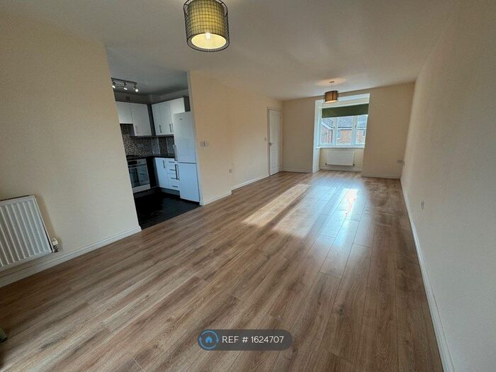 2 Bedroom Flat To Rent In Newport Road, Broughton, Milton Keynes, MK10