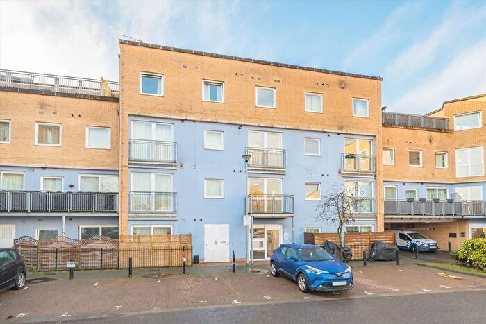 2 Bedroom Flat For Sale In Wooldridge Close, Feltham, TW14