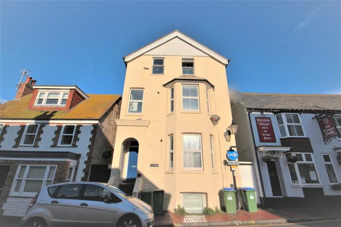 2 Bedroom Flat To Rent In High Street, Seaford, BN25
