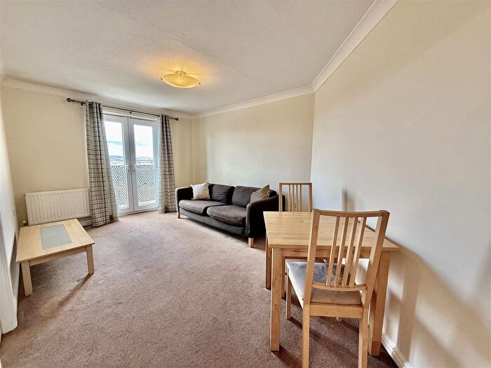 2 Bedroom Flat For Sale In Bridges View, Gateshead, NE8