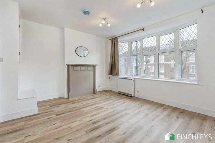 3 Bedroom Apartment To Rent In Monkville Parade, Finchley Road, Temple Fortune, NW11