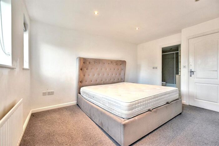 4 Bedroom Terraced House To Rent In Medway Court, Aylesford, ME20