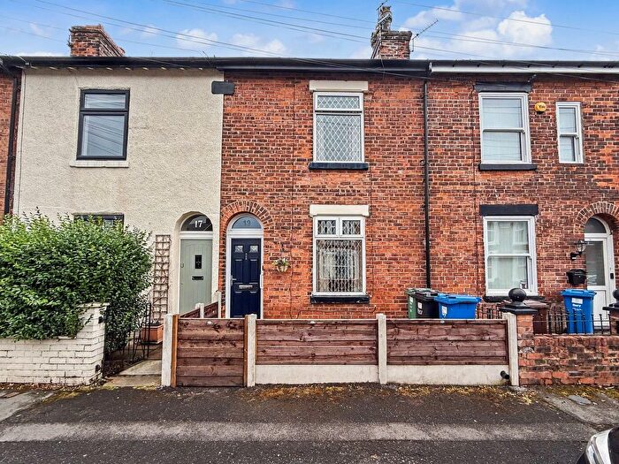 2 Bedroom Terraced House For Sale In Grosvenor Street, Prestwich, M25