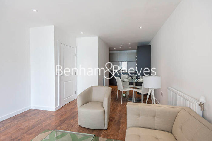 1 Bedroom Apartment To Rent In Mellor House, Canary Wharf, E14