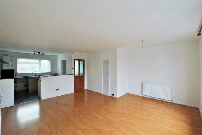 3 Bedroom Maisonette To Rent In East Dundry Road, Bristol, BS14