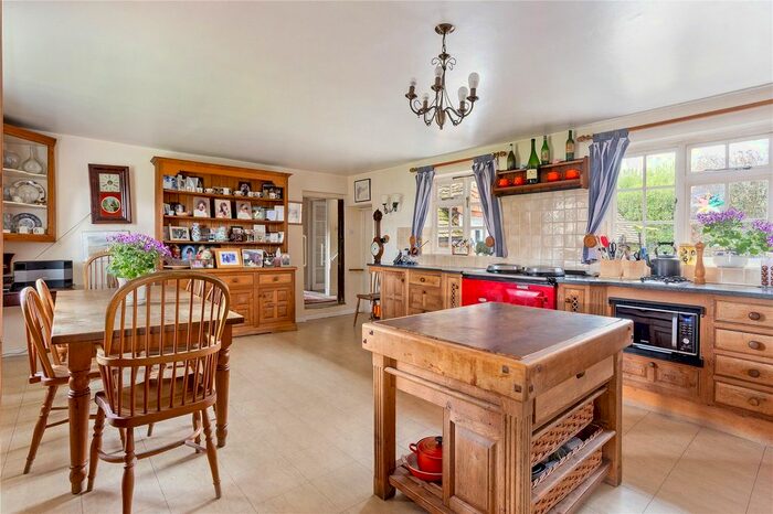 5 Bedroom Detached House For Sale In Frilsham, Yattendon, Thatcham, Berkshire, RG18