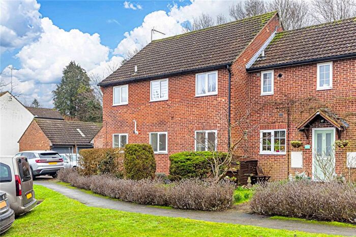 2 Bedroom Flat To Rent In Austins Mead, Bovingdon, Hemel Hempstead, Hertfordshire, HP3