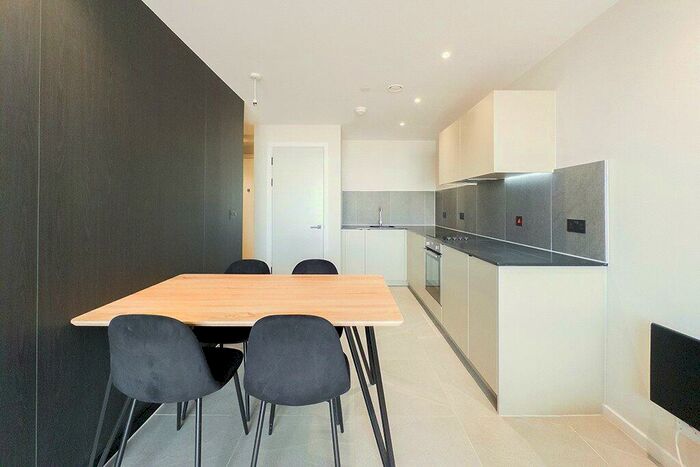 1 Bedroom Apartment To Rent In Spinners Way, Manchester, M15