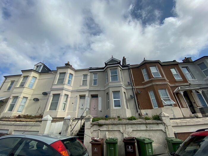 2 Bedroom Flat To Rent In Elm Road, Mannamead, Plymouth, PL4