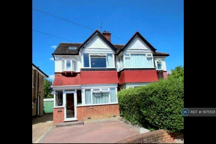 5 Bedroom Semi-Detached House To Rent In Rayners Lane, Harrow, HA2