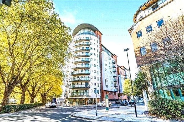1 Bedroom Flat To Rent In Lower Canal Walk, Southampton, SO14