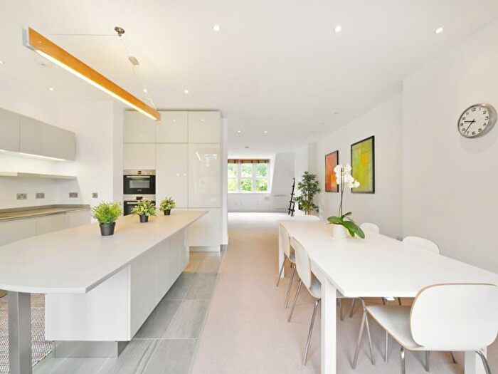 3 Bedroom Flat To Rent In Heath Drive, Hampstead, London, NW3