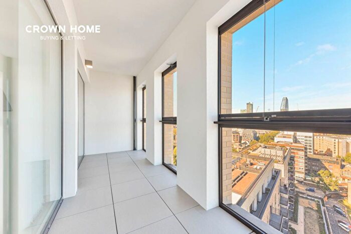 2 Bedroom Flat For Sale In Conquest Tower, Blackfriars Circus, SE1