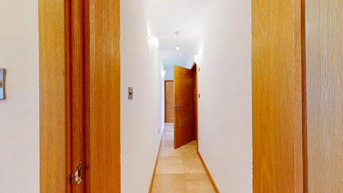 3 Bedroom Flat To Rent In Gunnersbury Avenue, London, W5
