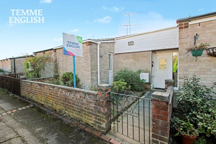 3 Bedroom Terraced Bungalow For Sale In Wimbish End, Basildon, SS13