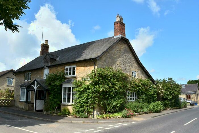 4 Bedroom Semi-Detached House To Rent In School Lane, Middleton Stoney, OX25