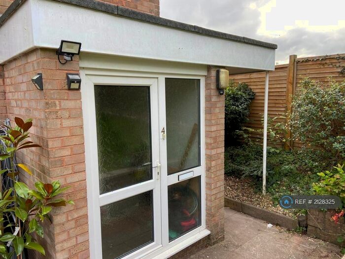 1 Bedroom Maisonette To Rent In Carew Road, Tiverton, EX16