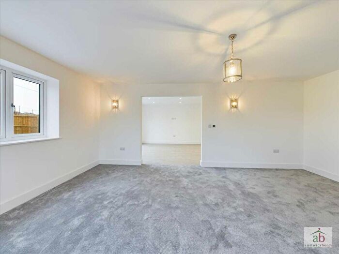 5 Bedroom Detached House For Sale In Oak House, Carlton Road, Kesgrave, IP5