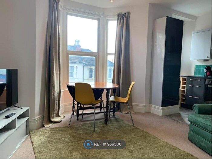 2 Bedroom Flat To Rent In Gloucester Road, Bristol, BS7