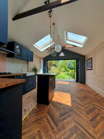 2 Bedroom Terraced House To Rent In York Road, Weybridge, KT13