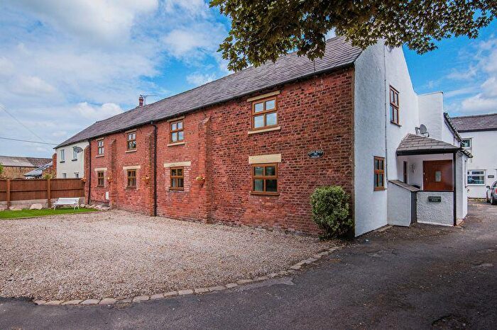 5 Bedroom Barn Conversion To Rent In Southport Road, Scarisbrick, L40