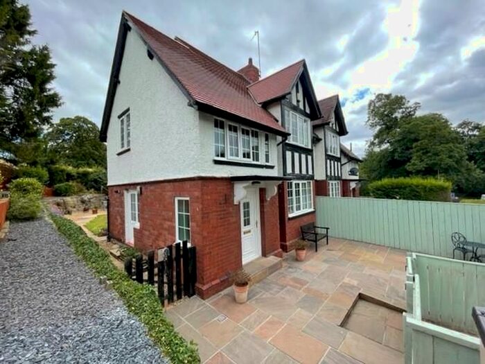 3 Bedroom Semi-Detached House For Sale In Wylam, NE41