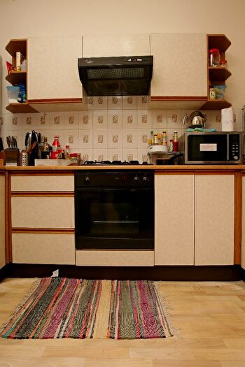 3 Bedroom Flat To Rent In Albany Road, Roath, Cardiff, CF24