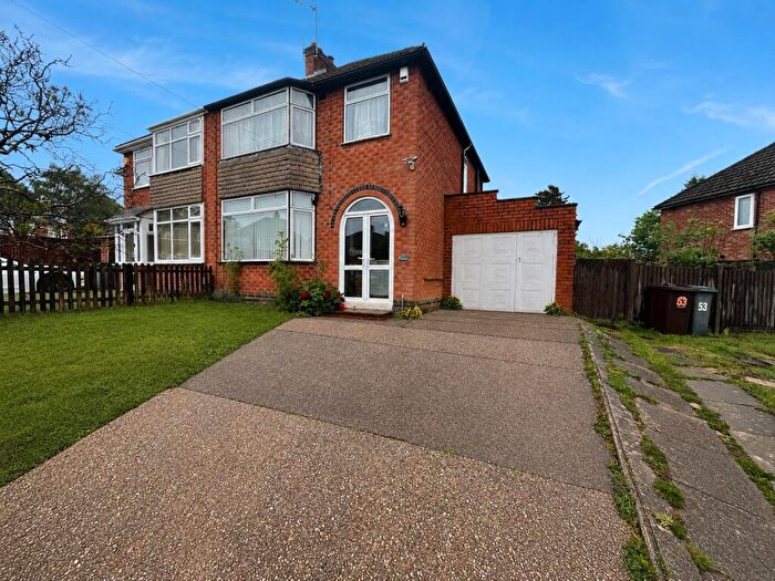 3 Bedroom Semi Detached House For Sale In Velsheda Road, Shirley, Solihull, West Midlands, B90